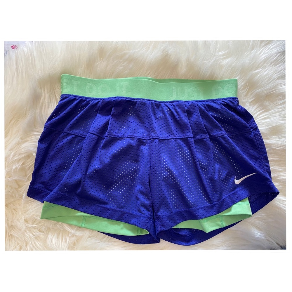 Nike Women’s 2 in 1 Shorts